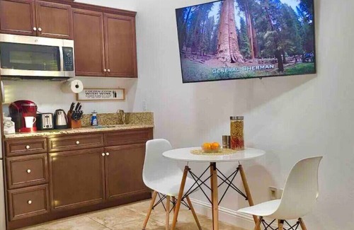 Clovis Apartment | Cozy 1-bedroom apartment with AC, WiFi in charming Clovis