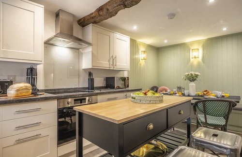 Taddington Cottage | Beech Farm Barns is situated perfectly within the countryside of The Peak District.