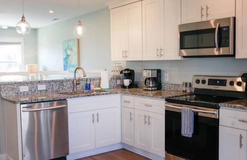 Chic's Beach Apartment | Sojourn's Sea Views with Balcony Sleeps 4