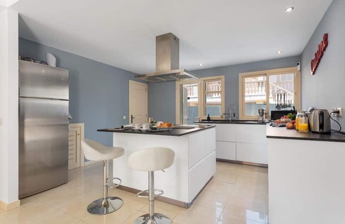 Muro Apartment | Apartment 'Villa Hillary' with Private Pool, Wi-Fi and Air Conditioning