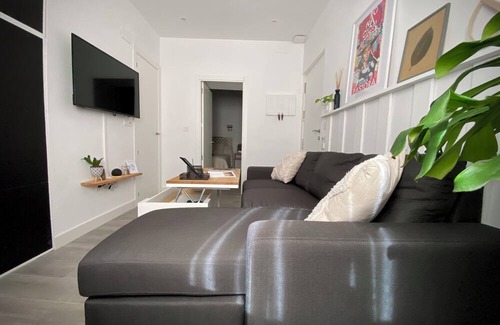 Lagunillas House | Charming central room equipped with two comfortable beds of 90 cm.