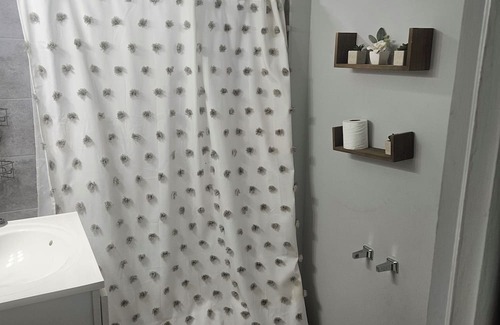 Lindenwold House | Charming bedroom with WiFi and AC in Somerdale next to transportation to Philly
