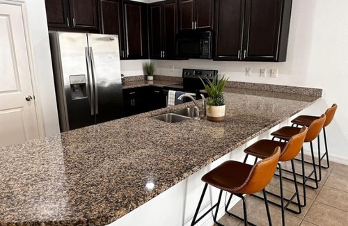 Kissimmee House | Private 4 bunk room!