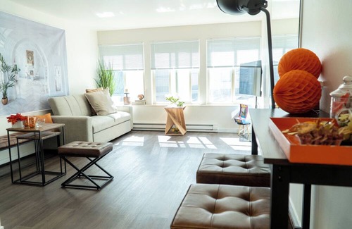 University District Apartment | Stylish enjoyable one-bedroom in Seattle U-District close to Light Rail