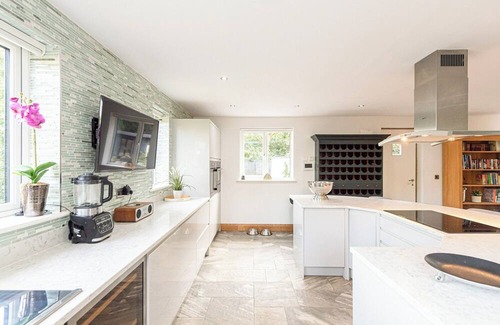 West Kirby Cottage | 8 bedroom accommodation in Caldy, near West Kirby, Wirral