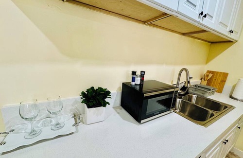Bell House | Brand New Guesthouse in Cali!