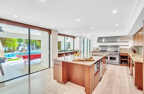 Fort Lauderdale Villa | Peninsula /Venice of America /Heated Pool /Canal View & Access /Nautical Key | VlLLAS