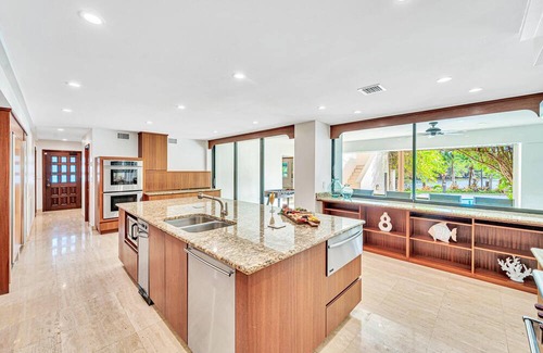 Fort Lauderdale Villa | Peninsula /Venice of America /Heated Pool /Canal View & Access /Nautical Key | VlLLAS
