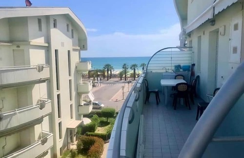 Tortoreto Lido Apartment | Tortoreto, sea front, duplex apartment with pets allowed