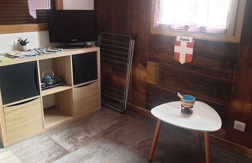 Jarrier Apartment | Apartment in detached chalet, quiet location with unobstructed view of the Maurienne valley