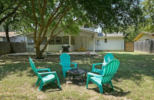 St. Edwards House | Luxury 5BD-5min DownTown/Airport-With Firepit/BBQ