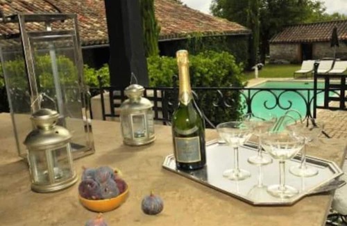 Saint-Antonin Noble Val House | Holiday Home 'Le Manoir Danglars' with Private Pool, Private Garden and Wi-Fi