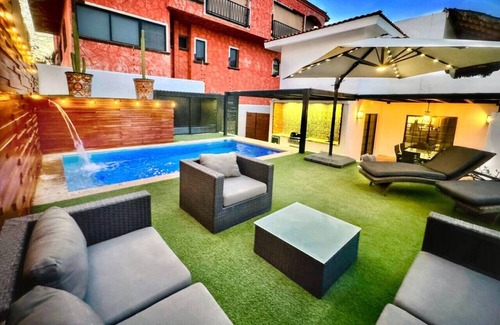 Libertad House | Amazing Home Sleeps 8,Pool, BBQ 5Min Cabo/Marina