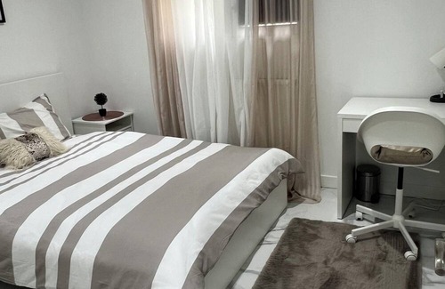 Palaiseau House | Lodging lina