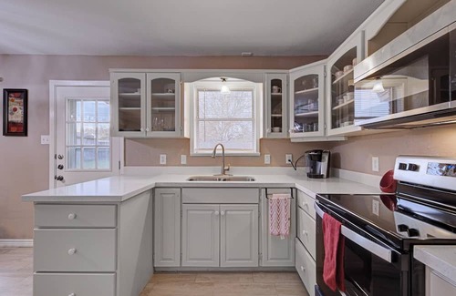Bay Area House | Cute and Cozy 3-2-1 home in Corpus Christi in Great Area next to the Mall!