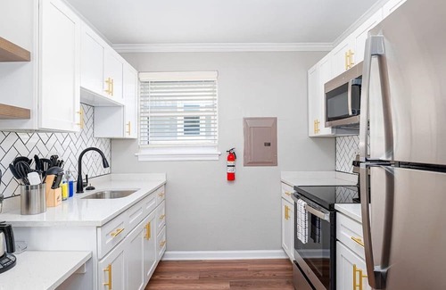 Cottage Line Apartment | The Tide Suite /Direct Beach Access