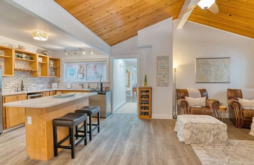 Blaine Condo | Pacific Tide Escape
