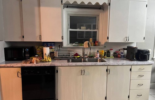 North Greece House | Charming 3-bedroom house with AC, fitness room, WiFi in delightful Rochester