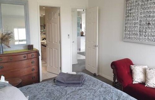Gulf Harbour Apartment | Delightful apartment in Gulf Harbour-King Bed and ensuite. Full Kitchen. Wi-Fi