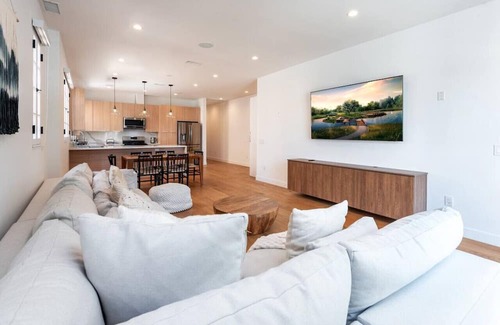 Beverly Hills Apartment | Exclusive Luxury 2BR Residence with Private Patio