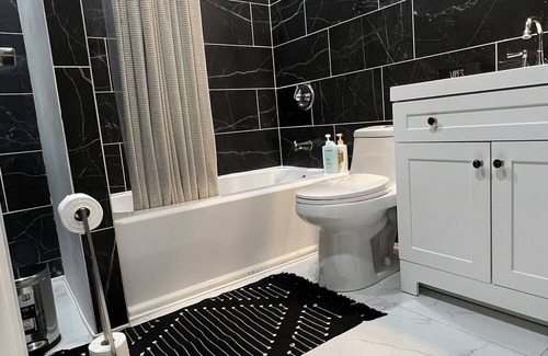 South Philadelphia House | Unique/Bright/Luxury Getaway near the stadiums