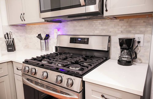Corn Hill House | This house is a 1 bedroom(s), 1 bathrooms, located in Rochester, NY.