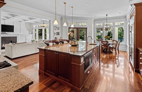 Oak Bay House | Uplands Family Home