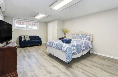 Egg Harbor Township House | Suburban Retreat for 16!