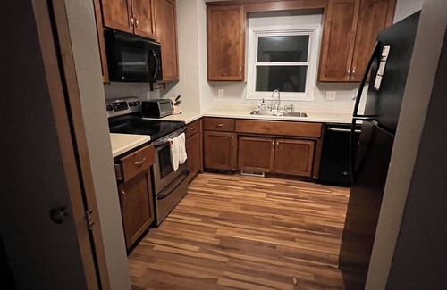 Appleton House | Clean two-bed house with garage.