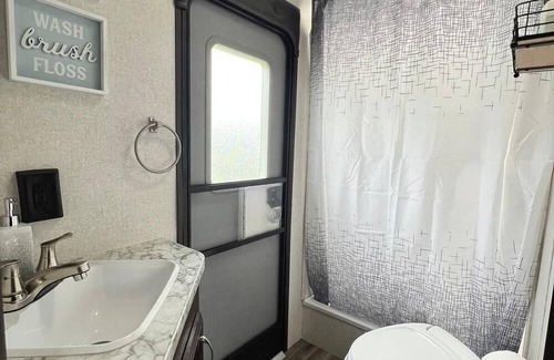 Stroudsburg House | Cozy 2-bedroom RV in awesome Stroudsburg with AC, WiFi
