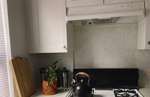 Murray Hill Apartment | cozy vintage apartment. 1 bedroom & very spacious