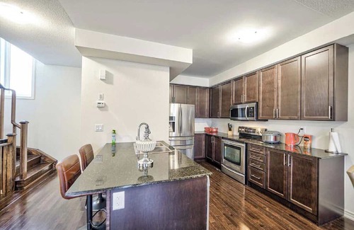 Ajax House | Entire home 3 bed 2 washroom in Ajax (GTA Toronto)