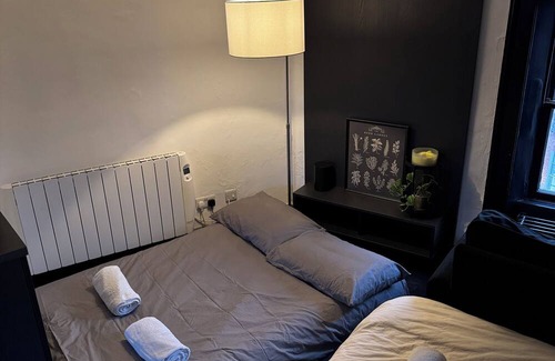 Grand Canal Dock Apartment | Luxury Suite in City Centre with View