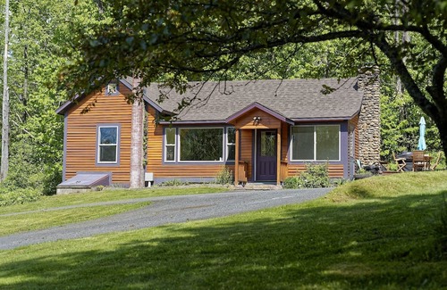 Guild House | NEW LISTING! Qutie Pie House (2-Bedroom Home) by RedAwning
