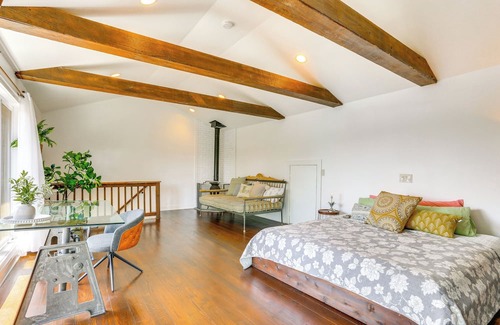 Glasser House | Hopatcong Lake House: Kayaks, Hot Tub, Boat Slip!