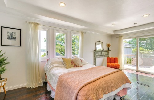 Glasser House | Hopatcong Lake House: Kayaks, Hot Tub, Boat Slip!