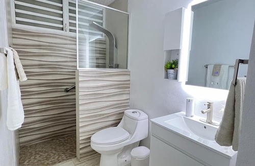 Rio Piedras House | Charming 3-bedroom house, pool and 5 min from SJU airport.