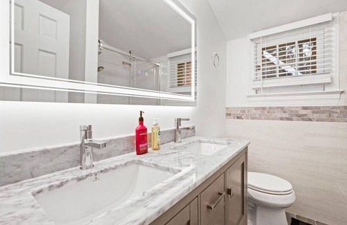 Bethesda House | Charming 3-bedroom house with AC and WiFi in Bethesda