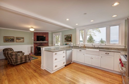 Sullivan Cottage | Maine 6 BR summer cottage