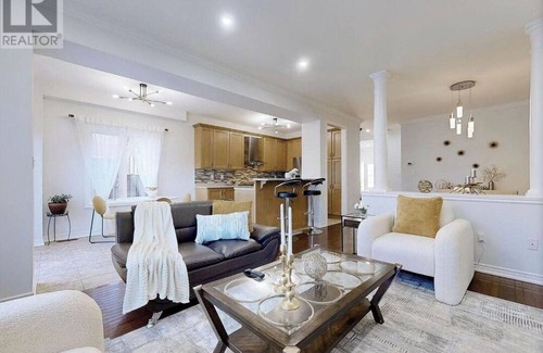 Alcona House | Charming 3-bedroom house in pleasant Innisfil with AC, WiFi.