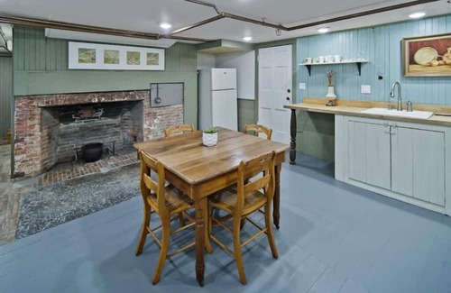 Ithaca Apartment | Charming Studio in Historic Downtown Ithaca