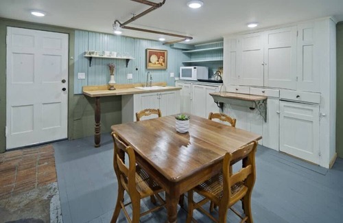 Ithaca Apartment | Charming Studio in Historic Downtown Ithaca