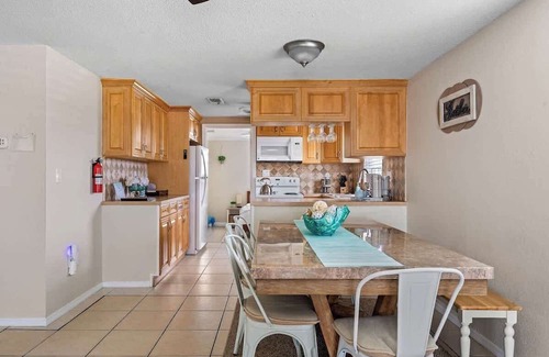 Bradenton House | Heated Pool + Near IMG & Beaches + King Bed + 4BR
