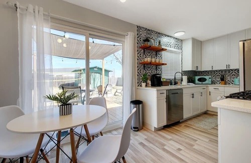University Hills and Windsor Park House | Cutest Little House in Texas! Vintage Inspired Remodel ACL-COTA-MUELLER