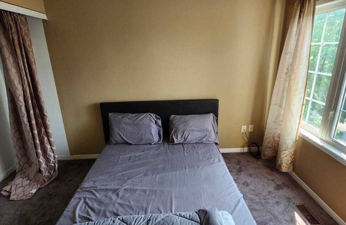 Ajax House | Superb 4-bedroom house in charming Ajax with WiFi, AC, Beach near the Lake,Trail