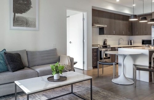 Downtown Tucson Apartment | Barsala l Vibrant 2BD, easy access to shopping, fast Wi-Fi