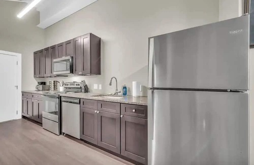 Waldron Apartment | Contemporary Loft Close to Airport Fast Wi-Fi