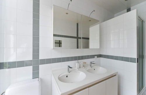 Liege Bed & Breakfast | Chambre D'hôtes Tout Confort Avec lit 180 Avec SDB Privée Proche du Centre Ville