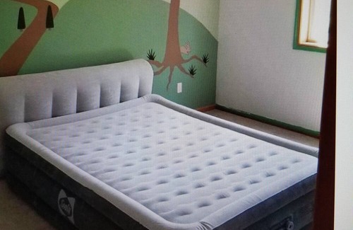 Omro House | Enjoyable house with AC in Omro for EAA! Vacant home new high queen air mattress