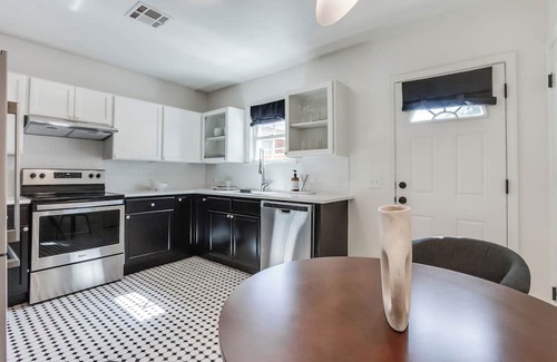Central Oklahoma City House | Luxury 3-bedroom Newly Remodeled Historical House in Downtown Oklahoma City